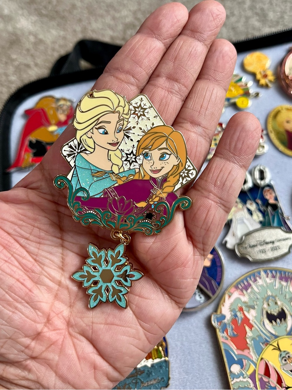 Disney pins Licenced Japan Princess Frozen Elsa Anna Tokyo